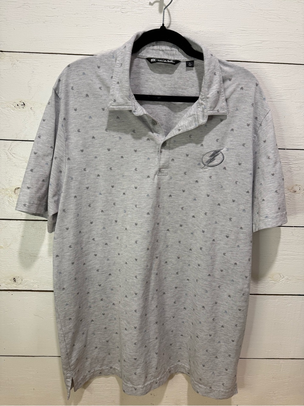 TravisMathew Men's Polo Shirt XL Gray Geometric Tampa Bay Lightning Logo Stretch